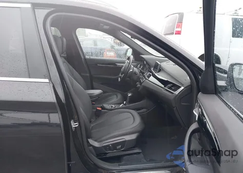 2018 BMW X1 xDrive28I из США, поврежденный, VIN WBXHT3C35J5K31940